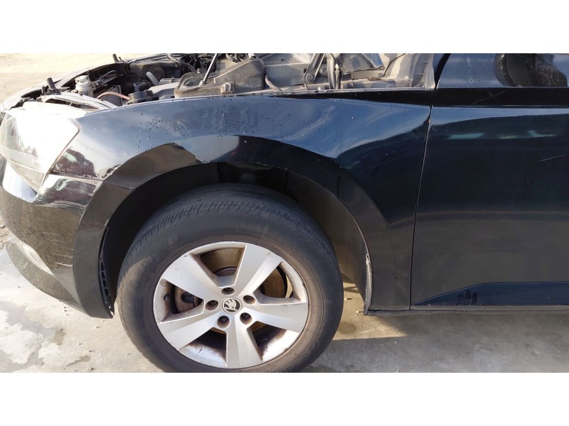 Recambio de aleta delantera izquierda para skoda superb iii (3v3) 2.0 tdi referencia OEM IAM   
							