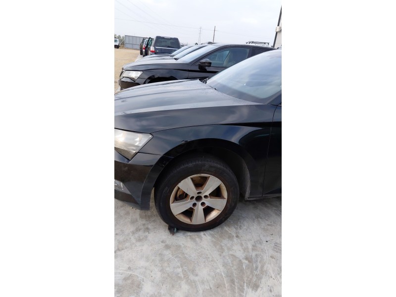 Recambio de aleta delantera izquierda para skoda superb iii (3v3) 2.0 tdi referencia OEM IAM   
							