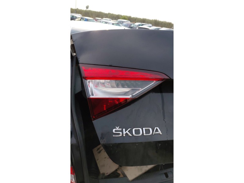 Recambio de piloto trasero izquierdo interior para skoda superb iii (3v3) 2.0 tdi referencia OEM IAM   
							