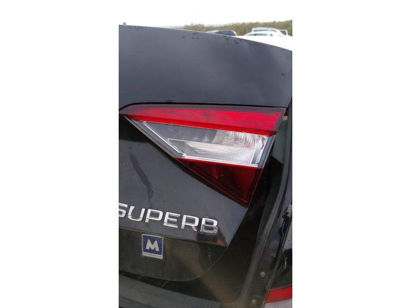 Recambio de piloto trasero derecho interior para skoda superb iii (3v3) 2.0 tdi referencia OEM IAM   
							