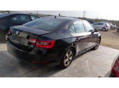 Recambio de cerradura puerta trasera derecha para skoda superb iii (3v3) 2.0 tdi referencia OEM IAM   