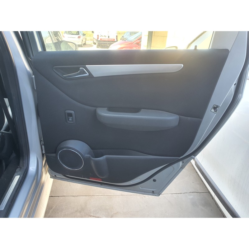 Recambio de guarnecido puerta trasera derecha para mercedes clase b (w245) 2.0 cdi cat referencia OEM IAM   