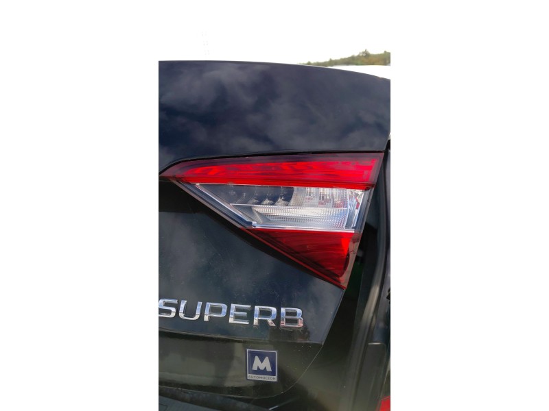 Recambio de piloto trasero derecho interior para skoda superb iii (3v3) 2.0 tdi referencia OEM IAM   
							