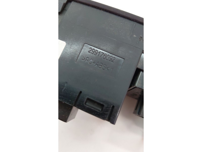 Recambio de mando multifuncion para kia carens iv 1.7 crdi referencia OEM IAM 299176092  