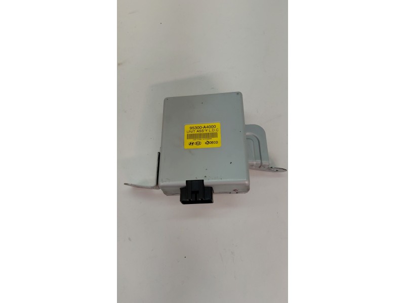 Recambio de modulo electronico para kia carens iv 1.7 crdi referencia OEM IAM 95300A4000  