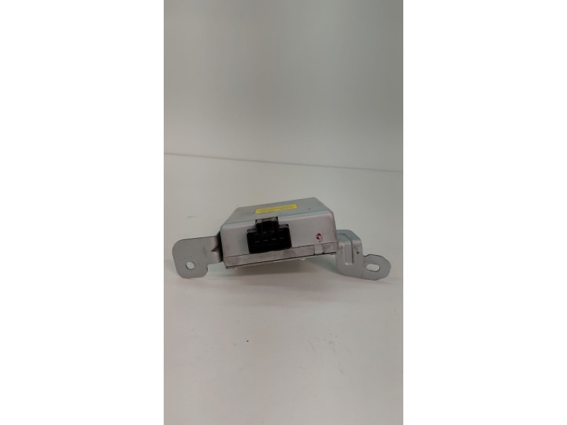 Recambio de modulo electronico para kia carens iv 1.7 crdi referencia OEM IAM 95300A4000  