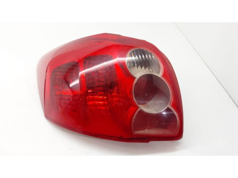 Recambio de piloto trasero izquierdo para toyota auris (_e15_) 1.4 d-4d (nde150_) referencia OEM IAM 815600238000  
							