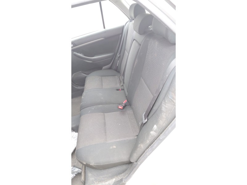 Recambio de asientos traseros para toyota avensis station wagon (_t25_) 1.8 (zzt251_) referencia OEM IAM   