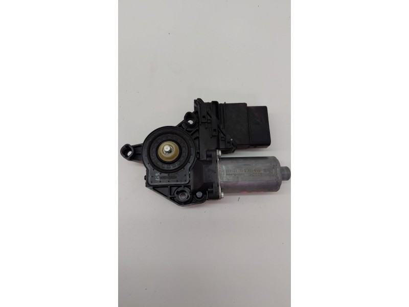 Recambio de motor elevalunas trasero izquierdo para volkswagen golf vi (5k1) 1.6 tdi dpf referencia OEM IAM 5K0959703D  
