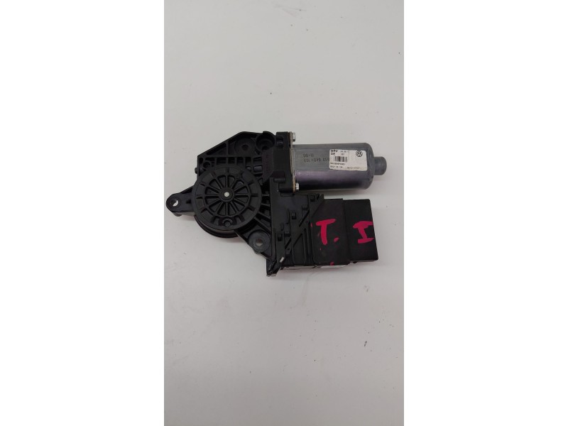 Recambio de motor elevalunas trasero izquierdo para volkswagen golf vi (5k1) 1.6 tdi dpf referencia OEM IAM 5K0959703D  
							