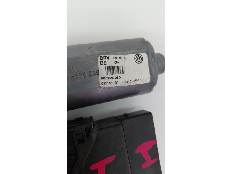 Recambio de motor elevalunas trasero izquierdo para volkswagen golf vi (5k1) 1.6 tdi dpf referencia OEM IAM 5K0959703D  
							