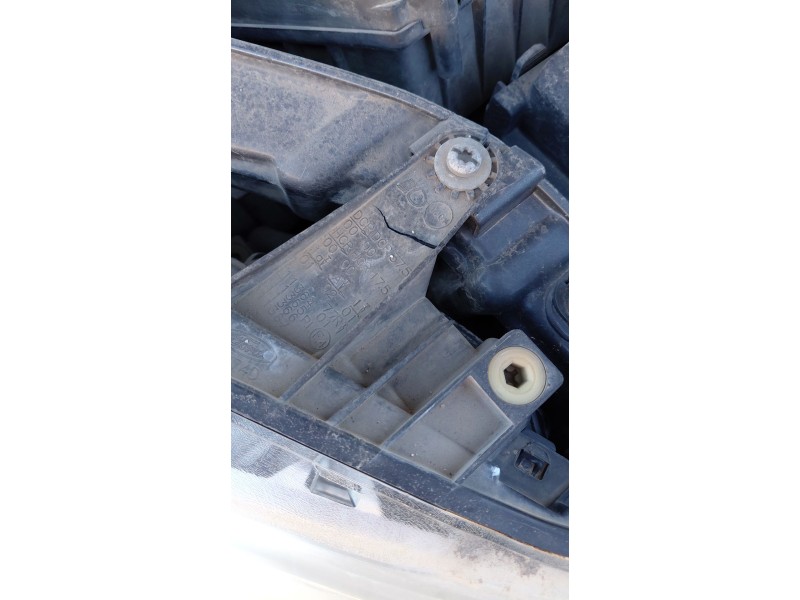 Recambio de faro izquierdo para ford mondeo iv (ba7) 1.8 tdci referencia OEM IAM   
							