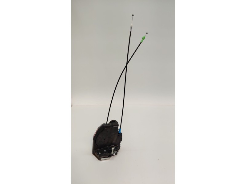 Recambio de cerradura puerta trasera derecha para toyota auris hybrid business referencia OEM IAM A084219  