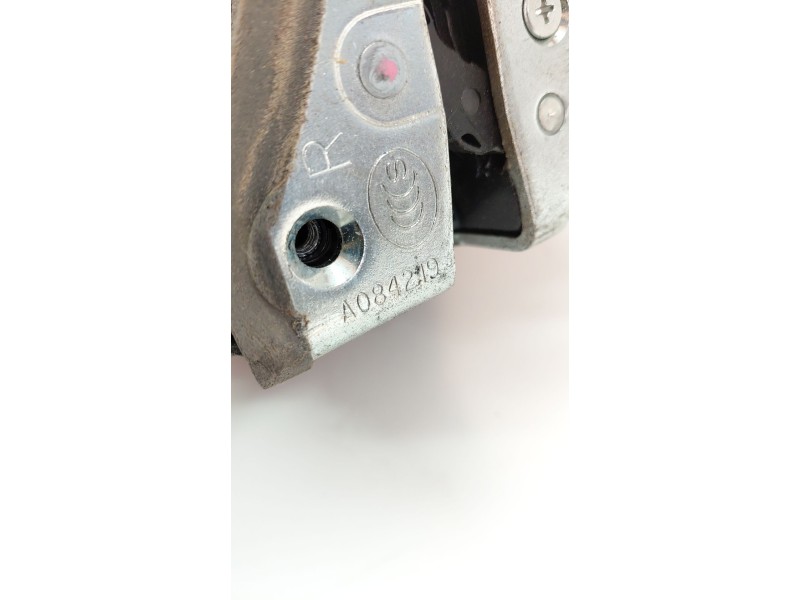 Recambio de cerradura puerta trasera derecha para toyota auris hybrid business referencia OEM IAM A084219  
							