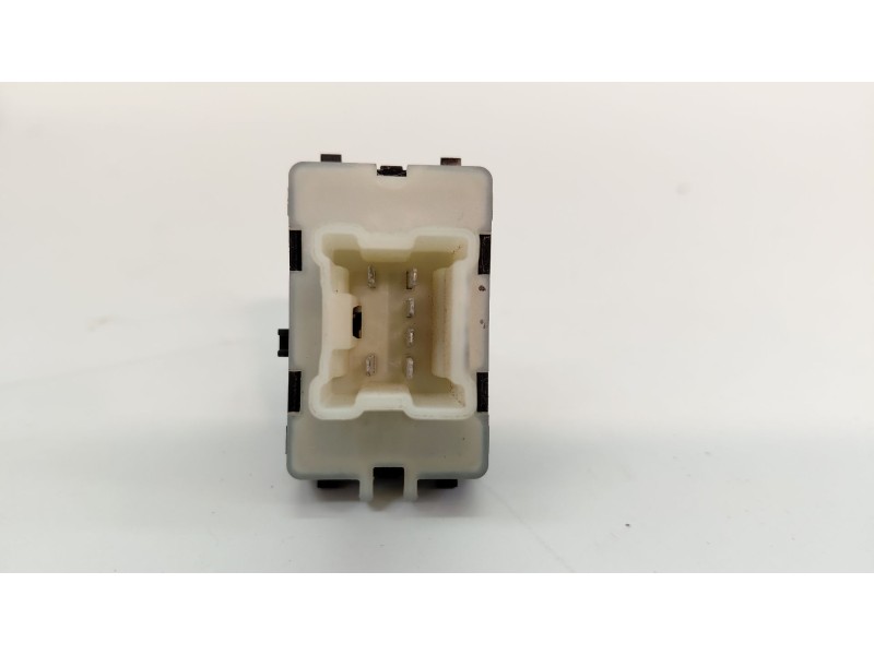 Recambio de mando elevalunas trasero izquierdo para renault twingo iii limited referencia OEM IAM 254217475R  
							