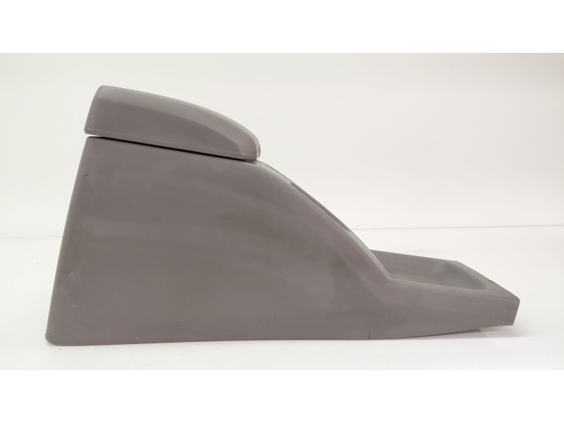 Recambio de apoyabrazos central para isuzu d-max rodeo referencia OEM IAM   