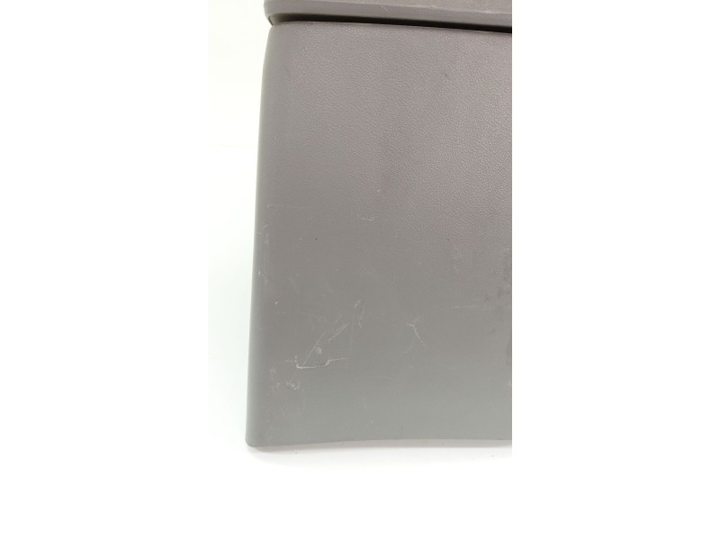 Recambio de apoyabrazos central para isuzu d-max rodeo referencia OEM IAM   