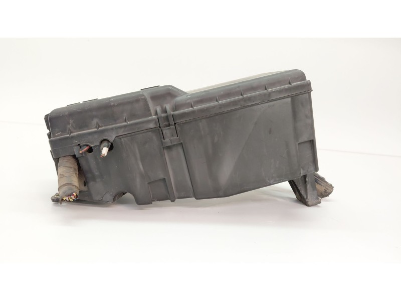 Recambio de caja reles / fusibles para isuzu d-max rodeo referencia OEM IAM 5284T01  
							