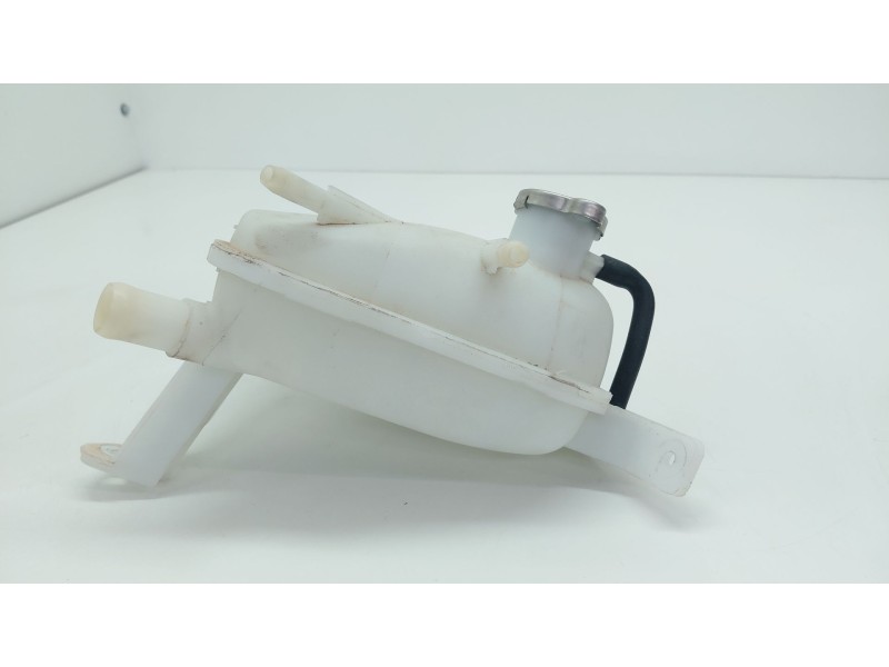 Recambio de deposito expansion para kia xceed (cd) 1.5 t-gdi mhev referencia OEM IAM 25430F3300  