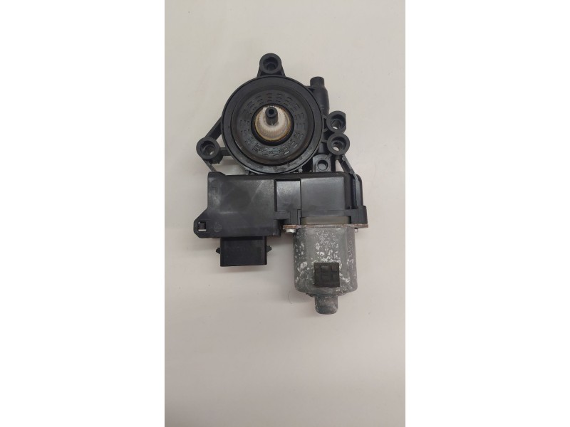 Recambio de motor elevalunas delantero derecho para kia xceed (cd) 1.5 t-gdi mhev referencia OEM IAM 82460J7015  