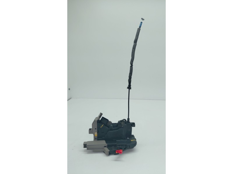 Recambio de cerradura puerta trasera derecha para kia xceed (cd) 1.5 t-gdi mhev referencia OEM IAM 81420J7300  
							