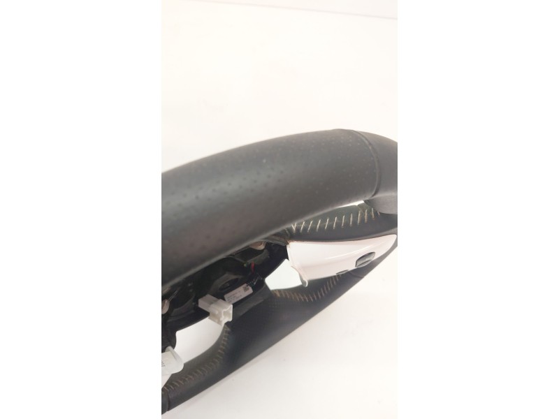 Recambio de volante sin airbag para renault twingo iii limited referencia OEM IAM 484007081R  