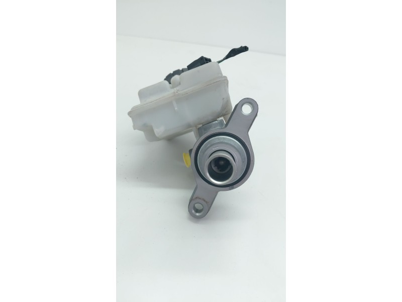 Recambio de bomba freno para renault twingo iii limited referencia OEM IAM 460917924R  