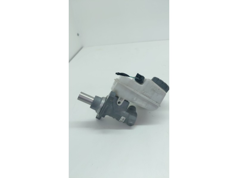 Recambio de bomba freno para renault twingo iii limited referencia OEM IAM 460917924R  