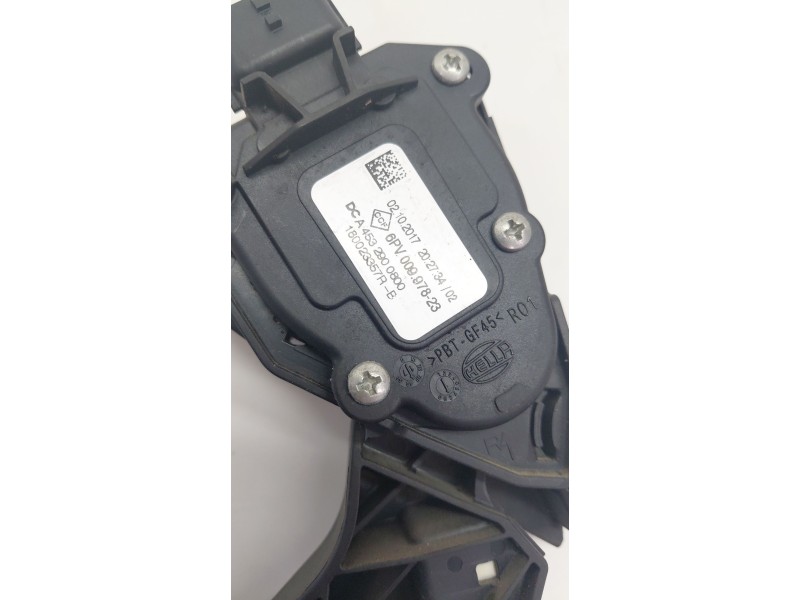 Recambio de pedal acelerador para renault twingo iii limited referencia OEM IAM 180023357R  