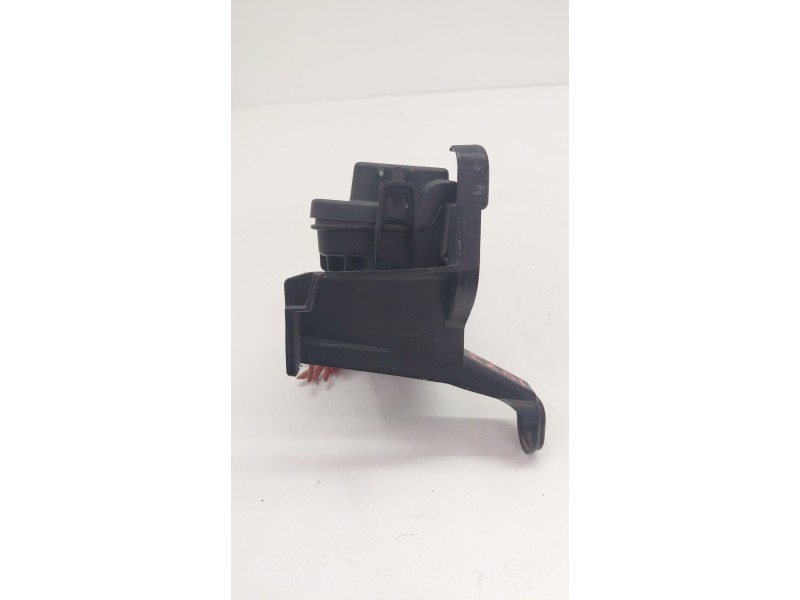 Recambio de caja reles / fusibles para renault twingo iii limited referencia OEM IAM 243112223  