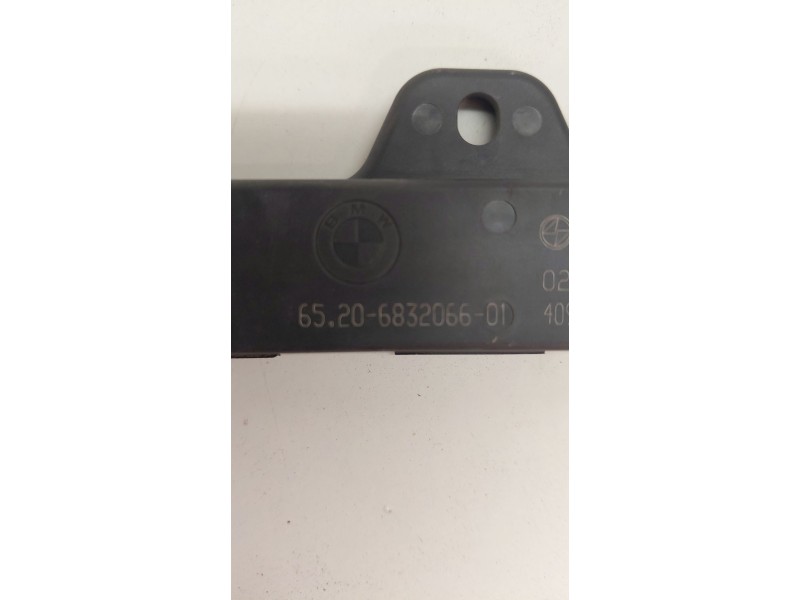 Recambio de antena para bmw serie 1 lim. (f40) 1.5 12v turbodiesel referencia OEM IAM 6520683206601  