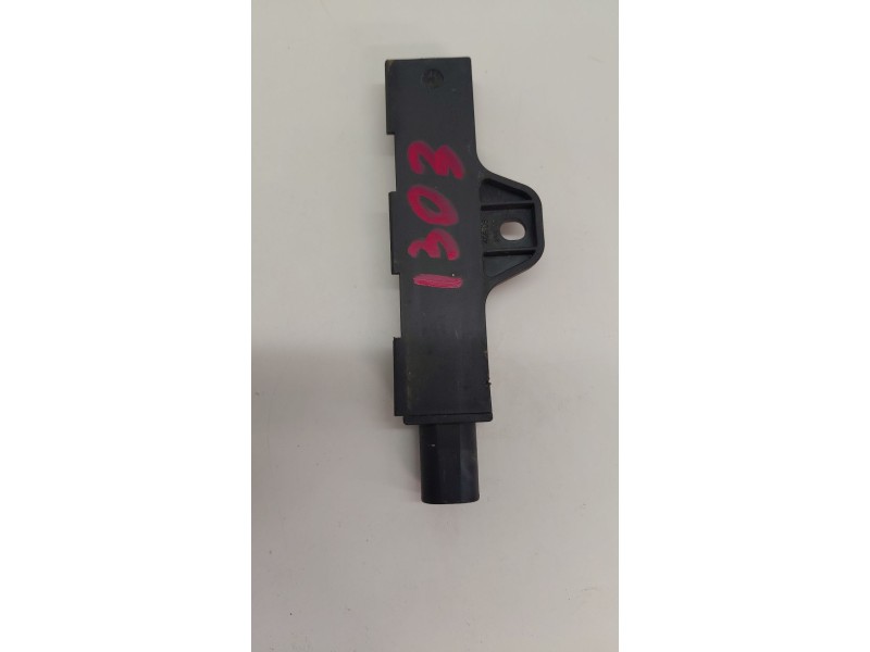 Recambio de antena para bmw serie 1 lim. (f40) 1.5 12v turbodiesel referencia OEM IAM 6520683206601  