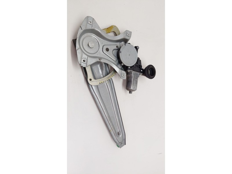 Recambio de elevalunas trasero izquierdo para toyota yaris (_p13_) 1.3 (nsp130_) referencia OEM IAM 857100D100  
							