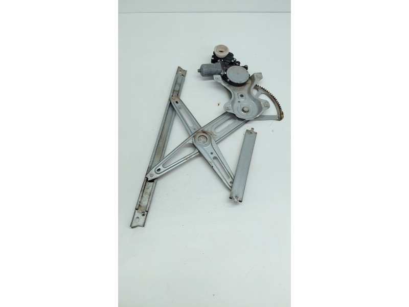 Recambio de elevalunas delantero izquierdo para toyota yaris (_p13_) 1.3 (nsp130_) referencia OEM IAM 8570202020  
							