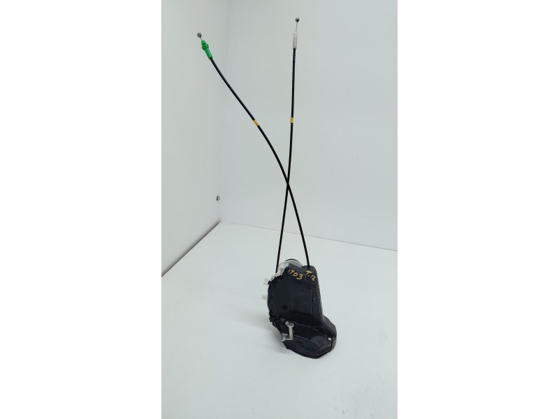 Recambio de cerradura puerta trasera izquierda para toyota yaris (_p13_) 1.3 (nsp130_) referencia OEM IAM U2014120F2  