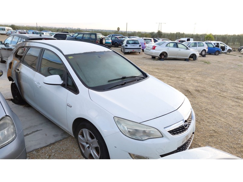 opel astra j sports tourer (p10) del año 2012