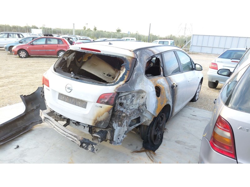 opel astra j sports tourer (p10) del año 2012