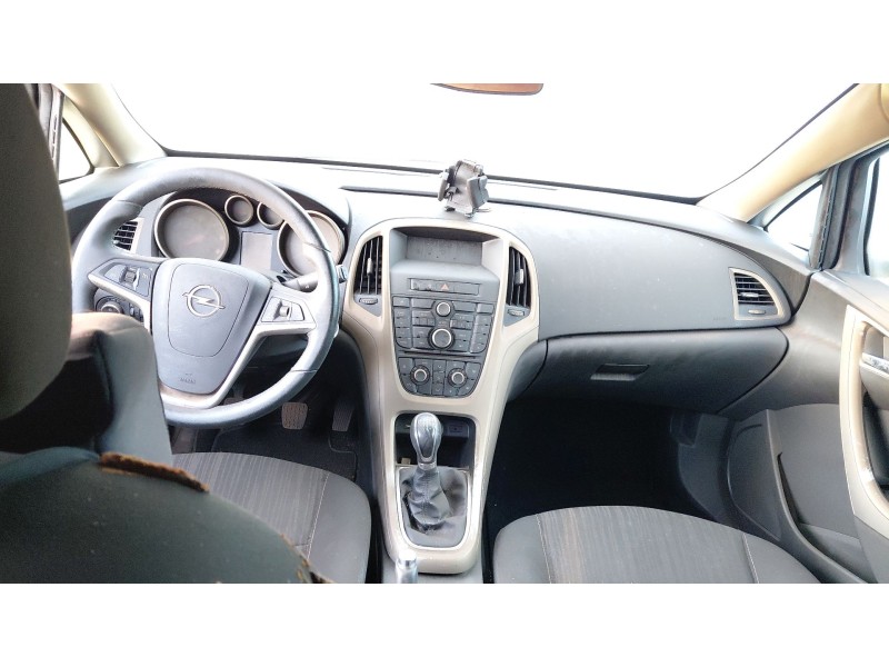 opel astra j sports tourer (p10) del año 2012