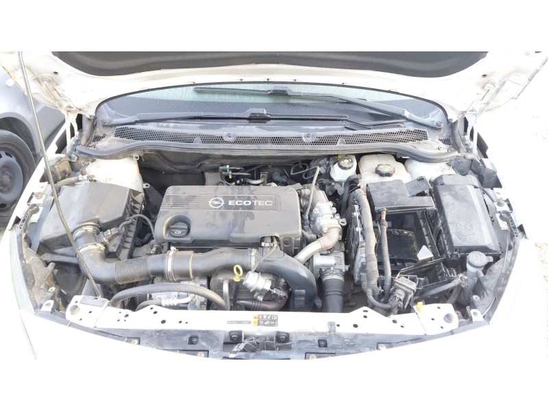 opel astra j sports tourer (p10) del año 2012
							