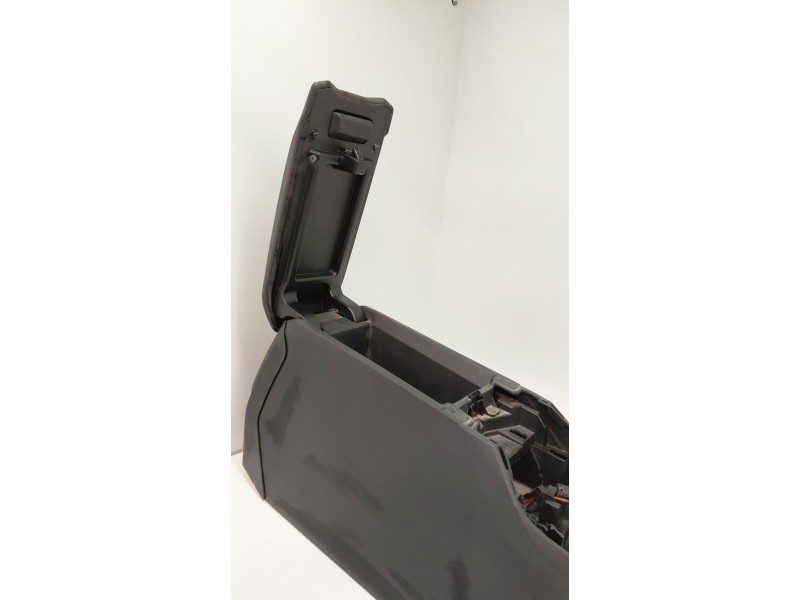 Recambio de apoyabrazos central para bmw serie 1 lim. (f40) 1.5 12v turbodiesel referencia OEM IAM   