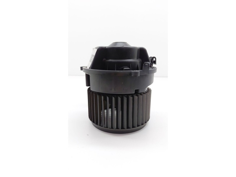 Recambio de motor calefaccion para bmw serie 1 lim. (f40) 1.5 12v turbodiesel referencia OEM IAM 64119297752  