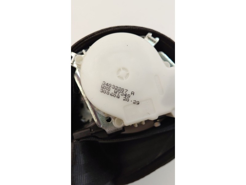 Recambio de cinturon seguridad delantero derecho para volkswagen passat berlina (3c2) highline referencia OEM IAM 34032207A  
							