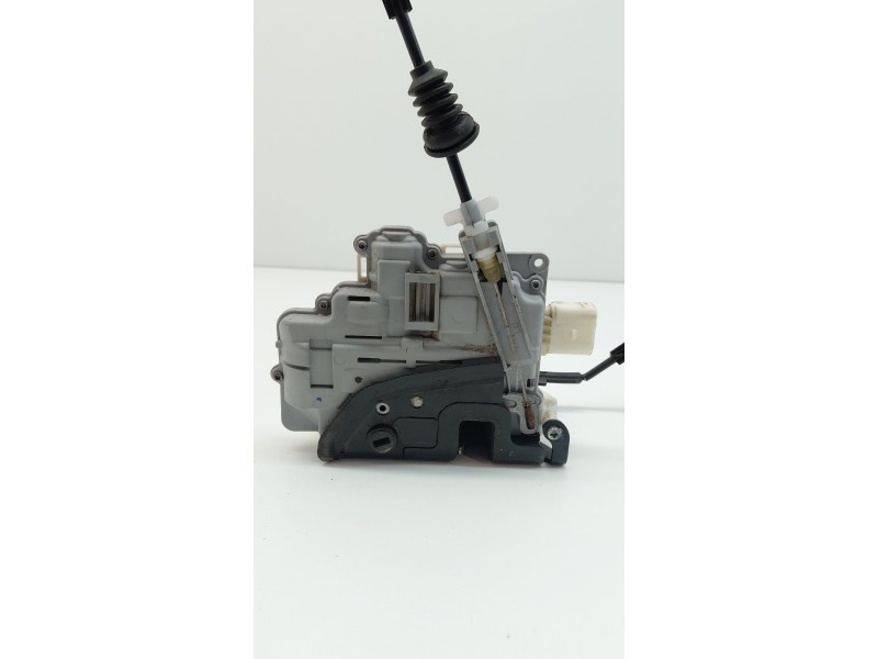 Recambio de cerradura puerta trasera izquierda para volkswagen passat berlina (3c2) highline referencia OEM IAM   
							