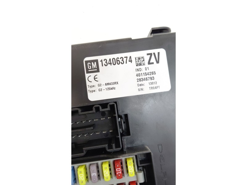 Recambio de caja reles / fusibles para opel meriva b monospace (s10) 1.3 cdti (75) referencia OEM IAM 13406374  
							