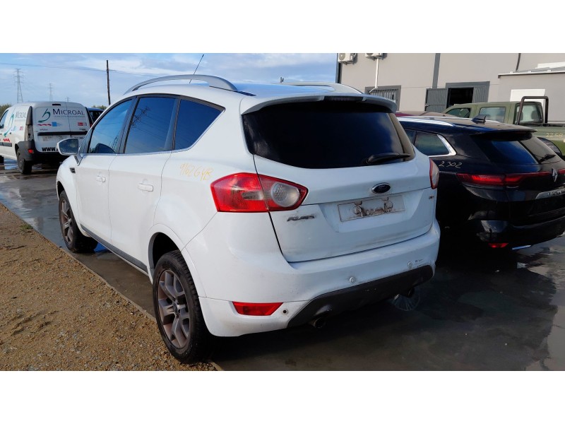 ford kuga i del año 2010
							