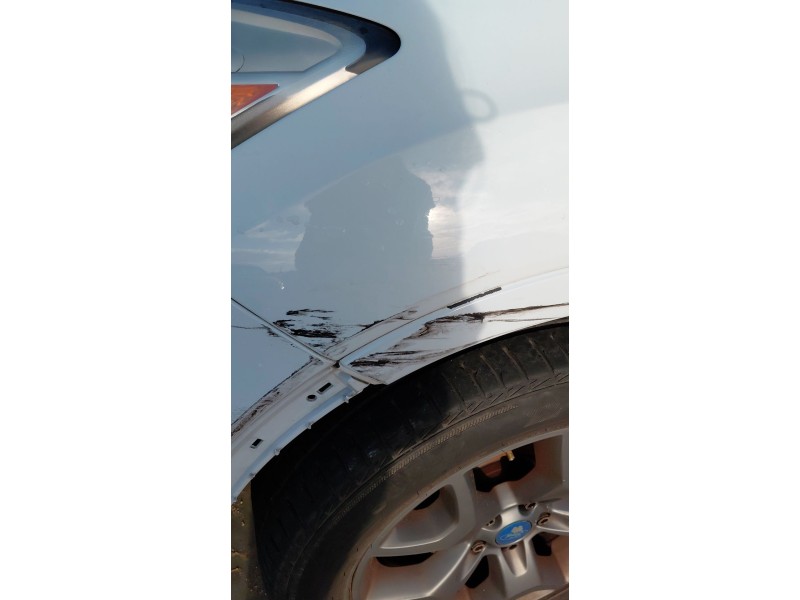 Recambio de aleta delantera izquierda para ford kuga i 2.0 tdci referencia OEM IAM   
							