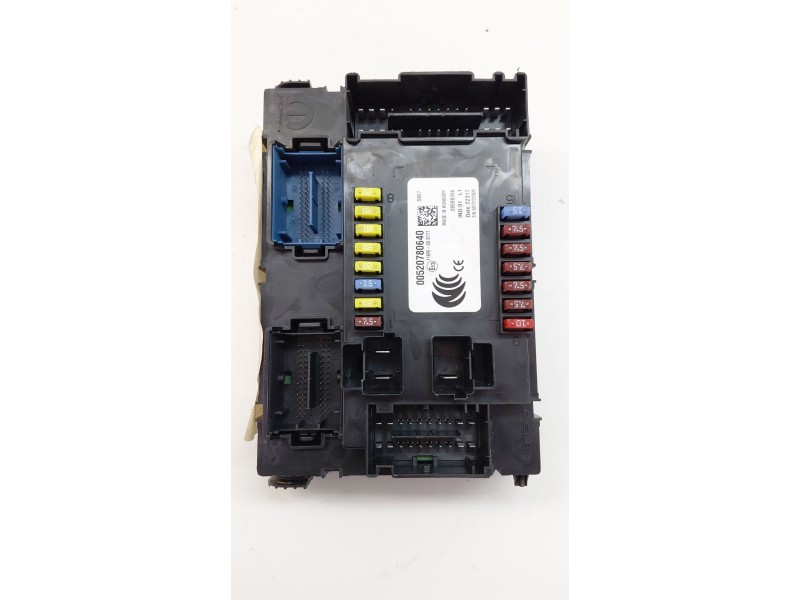 Recambio de caja reles / fusibles para jeep renegade suv (bu, b1, bv) 1.6 crd referencia OEM IAM 00520780640  
							