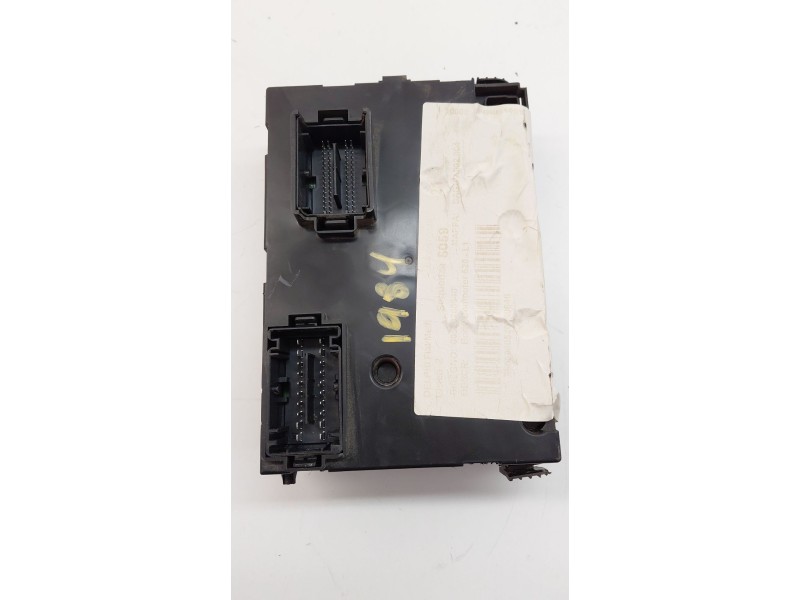 Recambio de caja reles / fusibles para jeep renegade suv (bu, b1, bv) 1.6 crd referencia OEM IAM 00520780640  
							