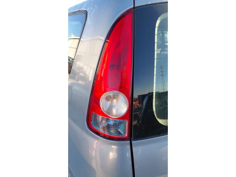 Recambio de piloto trasero izquierdo para renault espace iv (jk0/1_) 1.9 dci (jk0u, jk0g) referencia OEM IAM   
							