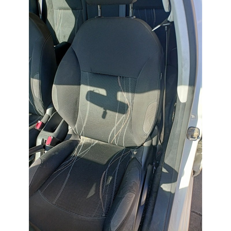 Recambio de asiento delantero izquierdo para peugeot 208 1.2 12v vti referencia OEM IAM   